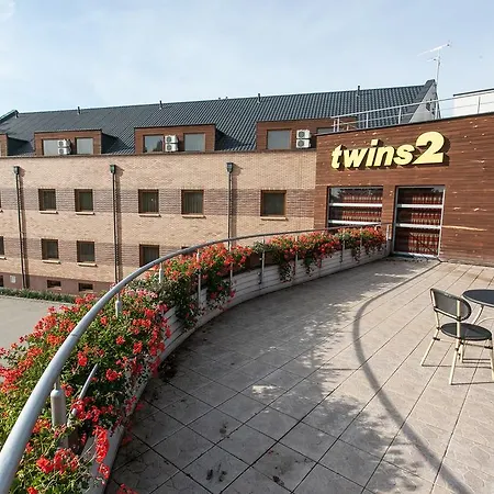Hotel Twins II-2